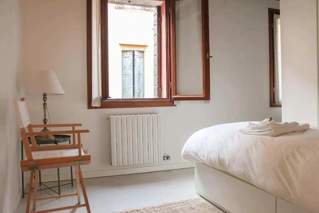 Holiday home Erbe Canal View Private House Venice Italy